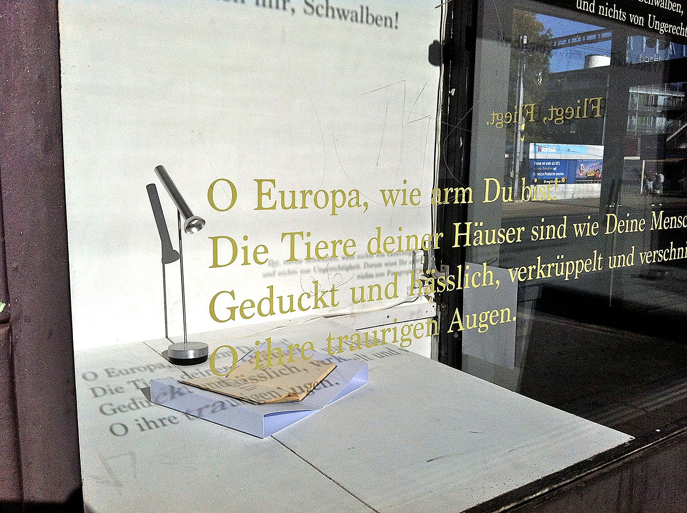 Das Schwalbenbuch II (ArtBox Perron 6), Folien, Lampe, Buch, 2015 - Artbox Schwalbenbuch II